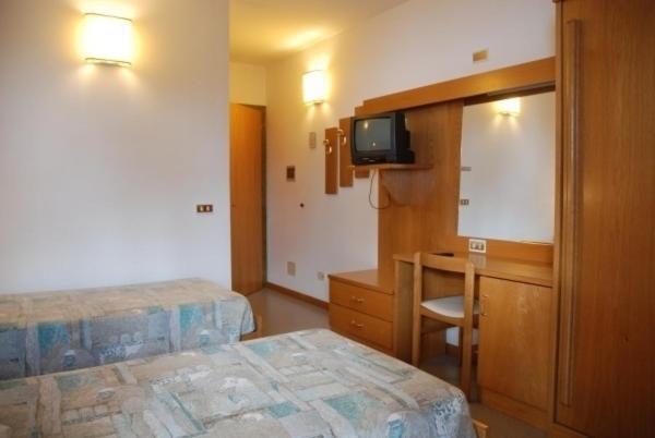 Hotel Faedo Pineta Стая снимка